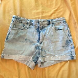Universal threads high rise shorts size 6 hardly worn